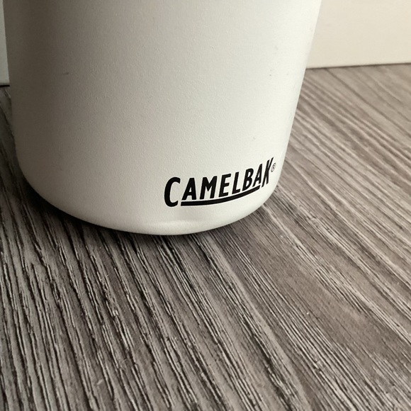 CamelBak Carry Cap Bottle - Vacuum Insulated Stainless Steel - Easy Carry - Picture 6 of 10